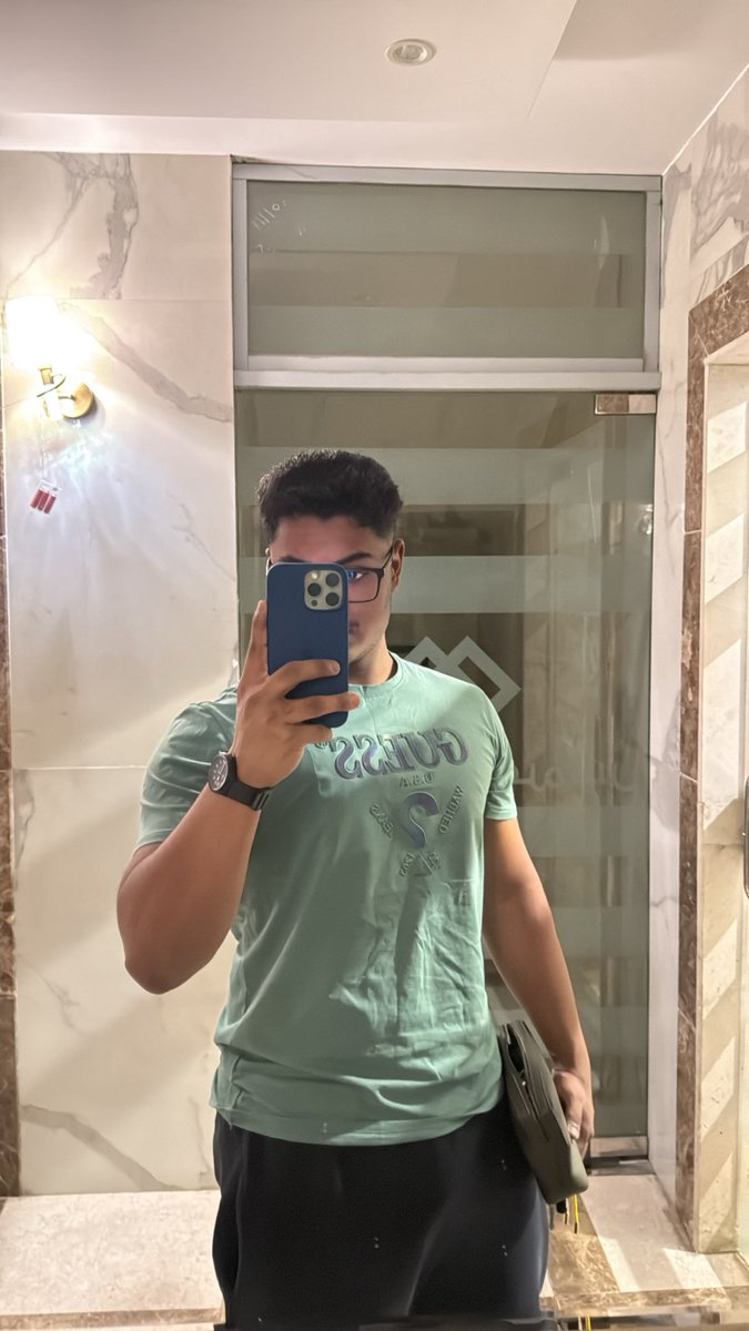 yznnx's tweet photo. يوه وحشتني يا كالبير 😞😞 https://t.co/s4Pf7CD1rp