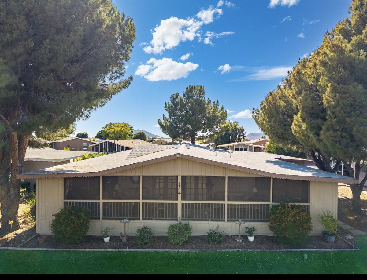 KubiakReal's tweet photo. Just Listed ! 3901 Pinnacle Peak Rd #405 in Phoenix Arizona. 

Welcome Home to this spacious and beautifully designed residence offering a perfect blend of comfort and functionality. Featuring a highly desirable split floor plan, this home boasts both a formal living room and a separate family room, creating ideal spaces for entertaining or relaxing. The kitchen is  designed with a center island, abundant cabinetry and an open flow to the main living areas, making it the heart of the home. A generously sized laundry room adds extra convenience and storage space. One of the stand out features is a screened in wrap around porch which makes it the perfect place to enjoy the golf course views, watching the hummingbirds and bunnies without the hassle of pests. This comes complete with a shed/ workshop. The community itself has many ammeneties. Offered at $227,000. This is a 55 and over community . 
Michele Kubiak, Realtor
Coldwell Banker Sedona 
928-600-4859
#phoenixhomesforsale #55andover