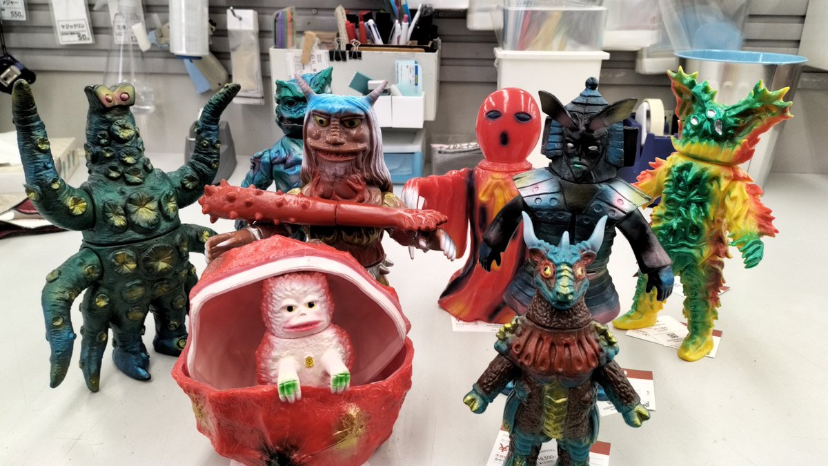 ベアモデル オール怪獣コレクション M 隕石怪獣 ガラモン 新品 未開封 送料込 約33センチ！隕石怪獣「ガラモン」の大型フィギュアが「MEDICOM TOY