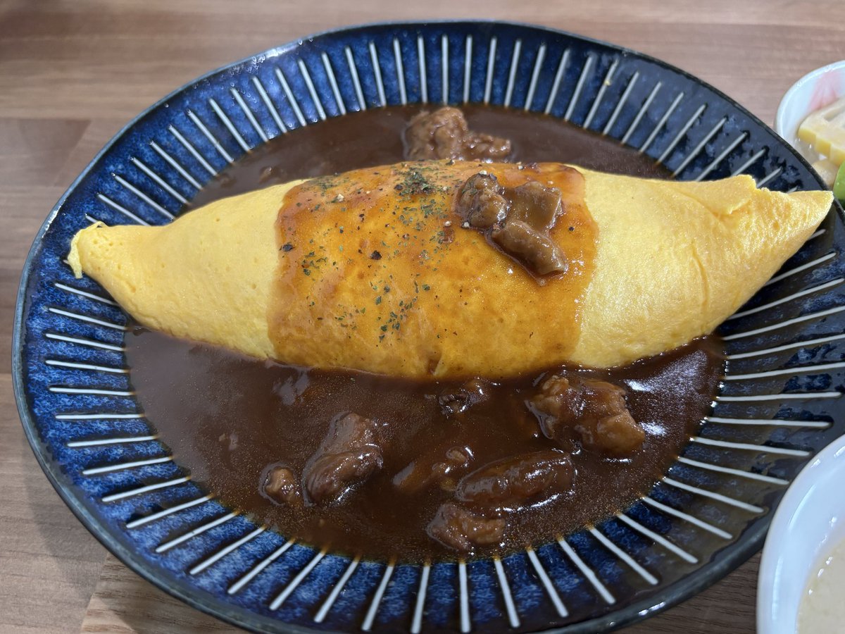 MiFi8jo's tweet photo. 本日のランチ♡

フワフワ、プルンのオムライスです

#マデイズカフェ
#飯舘村 https://t.co/9MjNXcN8gf