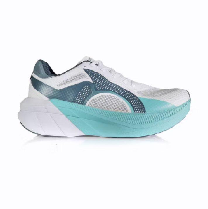 UrzuAstra's tweet photo. Lari Pagii pakai sepatu ini 
Ortuseight Sepatu Running Hyperfuse 3.0 White Aqua dengan harga Rp799.000. 

 https://t.co/9VGLTS07fU https://t.co/WHvLYZLKWc