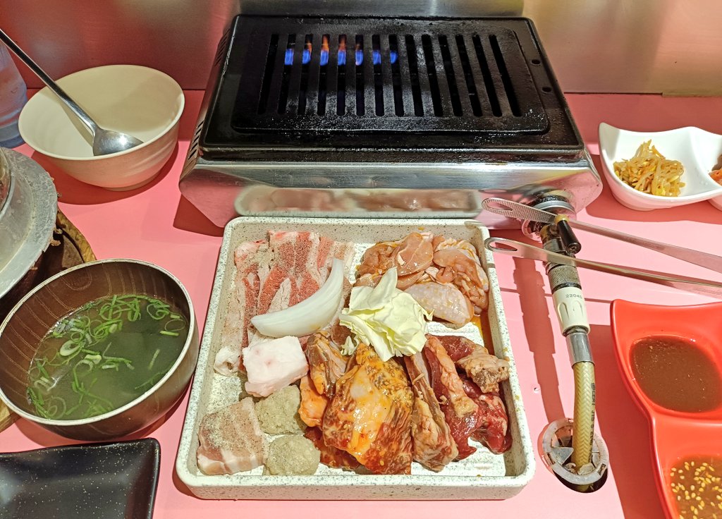 hodilabo's tweet photo. あかん、食べすぎや https://t.co/W9B28ElDMt