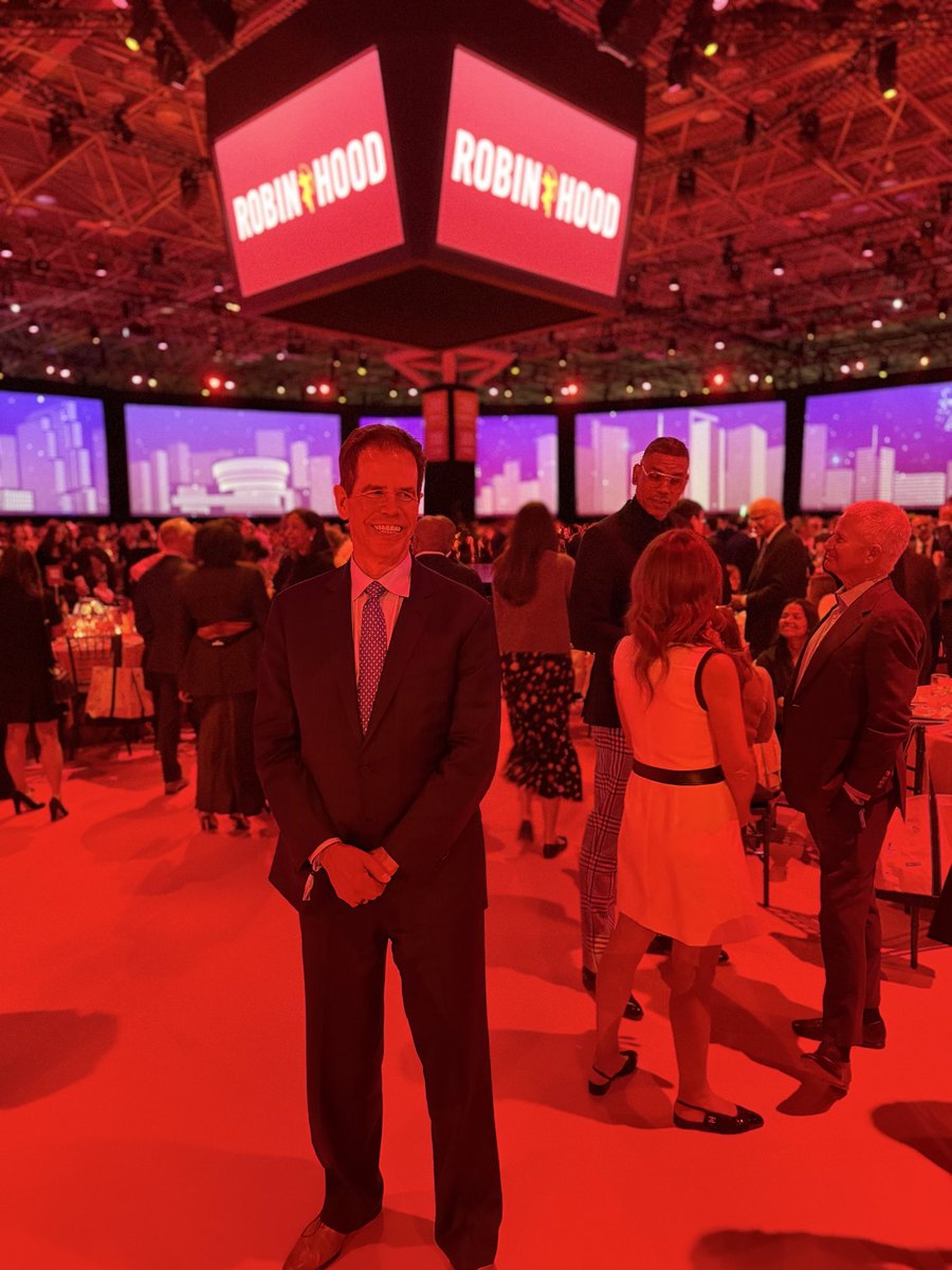 AlanSAtkinson's tweet photo. Proud to be with @Commvault at the annual @RobinHoodNYC event . An incredible night for an incredible cause. https://t.co/Q5Kg5kPrKJ