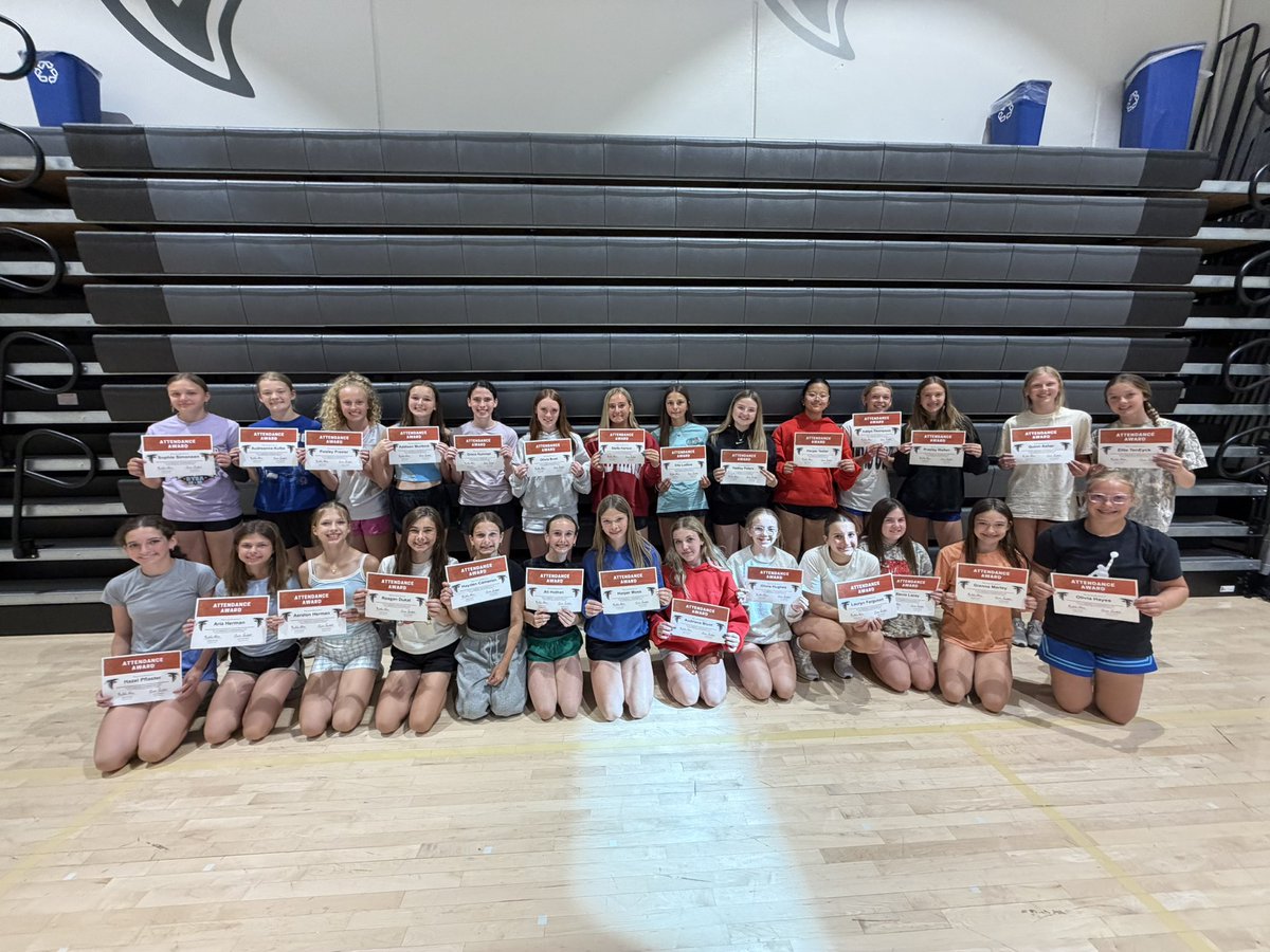 MrsAmberAxline's tweet photo. Our perfect attendance and attendance award winners for JH track this year!!!
Perfect attendance winners were here every single day. Attendance winners were here or communicated with coaches that they would be gone!! #dcwest https://t.co/DkOOYGDBbF