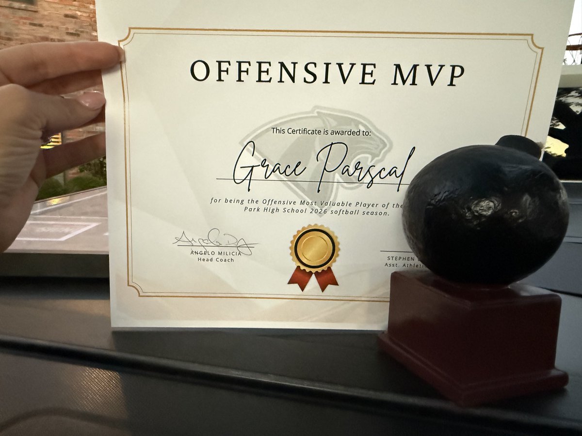 Grace_08catcher's tweet photo. Didn’t make it back to state, but collected some awards tonight. #thatsawrap
🏆 TAPPS 
- Offensive Player of the Year
-1st Team All-District
- Academic All-State 
🏆 Coaches 
- Offensive MVP
🏆 Team  
- Most Valuable Player
@BritneyPurser @BrettBerryhill @AthleticsHP @Blaze18Gold https://t.co/RlVtFurz1e