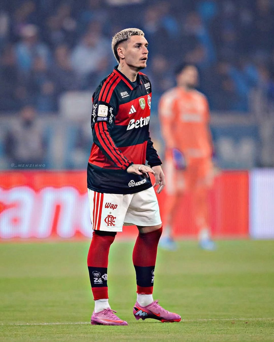 CentralFlaNacao's tweet photo. URUGUAIO DA RAÇA!!! 🇺🇾🔴⚫️ https://t.co/YVg3PwdtSo