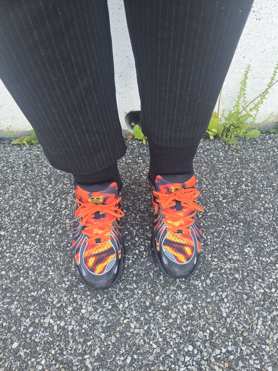 trudyspeaks's tweet photo. 👟: JFG x NB 1890 'Finger Waves'
🧥: JFG Sherpa
.
#newbalance #newbalancesociety #nbsonly #nbsocialclub #nb1890 #JFG #kotd https://t.co/ulUzuyfLL2