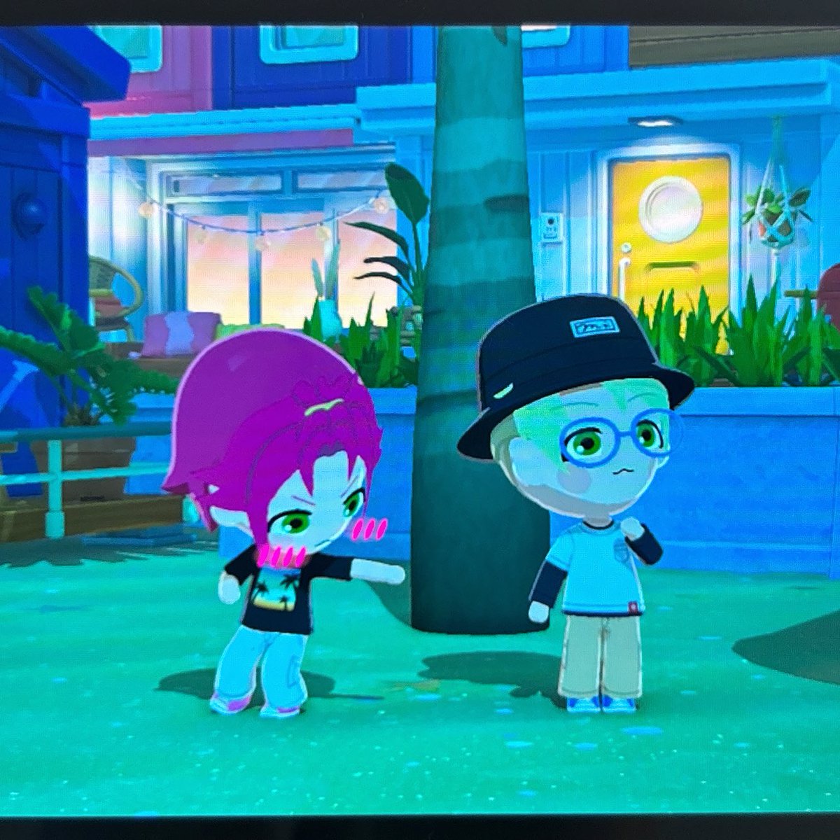 まおまこ風味
もう付き合ってて一緒に住んでるのに一生懸命手を繋ごうとしてるイベント起きてかわいすぎる😂
