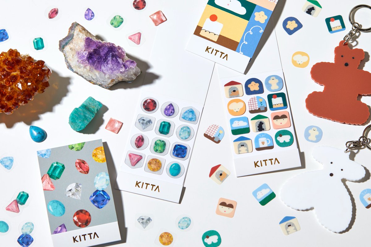 kingjim's tweet photo. 10周年の節目を迎えるKITTAから新柄が登場します。人気の切手タイプに初めてクリア素材を採用した「クリア切手風シールタイプ」や、ぱっと目を引く「蛍光紙タイプ」、さまざまな形のダイカットシールが1冊にまとまった「クリアアイコンタイプ」の新作も登場。6/5(金)発売です。https://t.co/SMDGdhOerd https://t.co/diPwDm6LX3