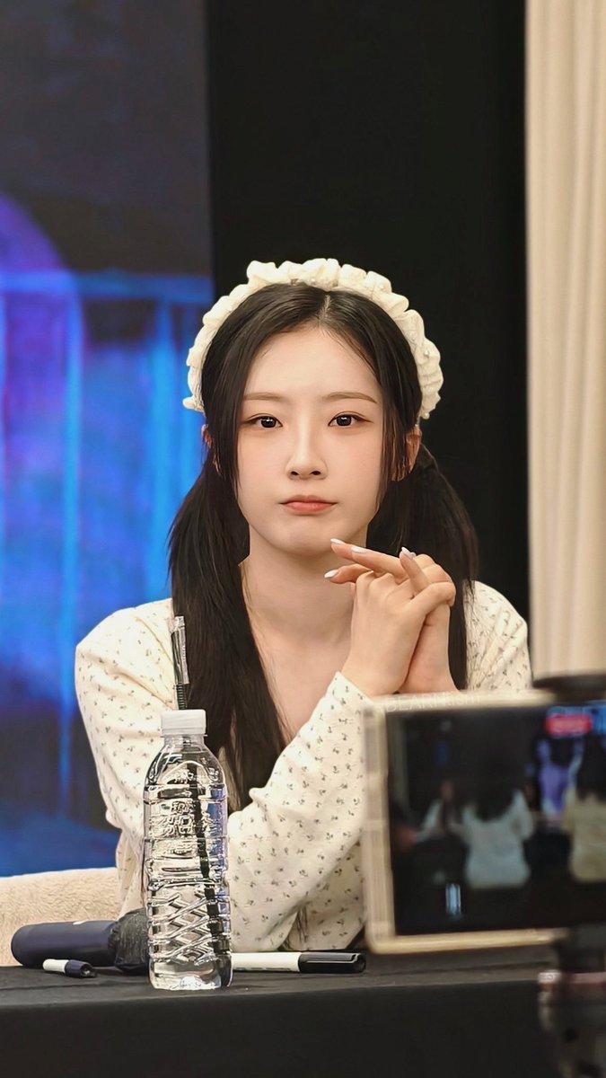 thinking of haseul tweet media
