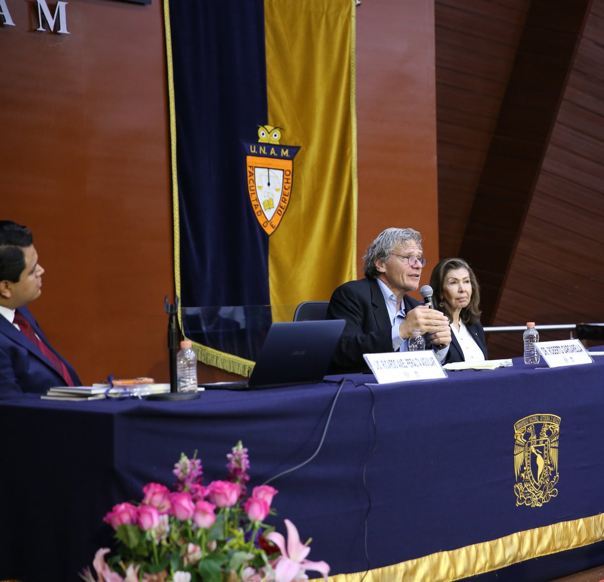 Facultad de Derecho tweet media
