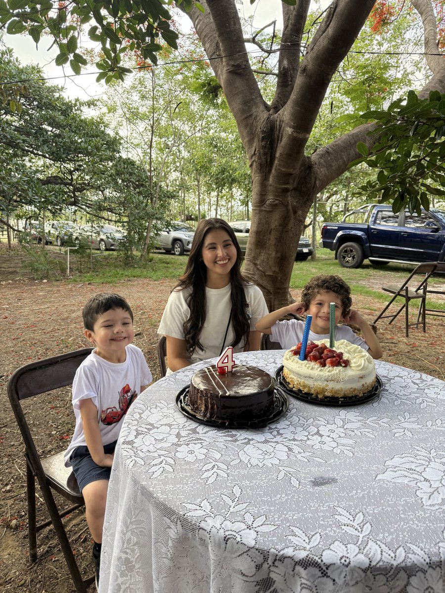 maasarsan's tweet photo. Después de 4 años celebrando nuestro cumpleaños juntos, volveré a celebrarlo sola 🥲 https://t.co/ryXAxkucvN