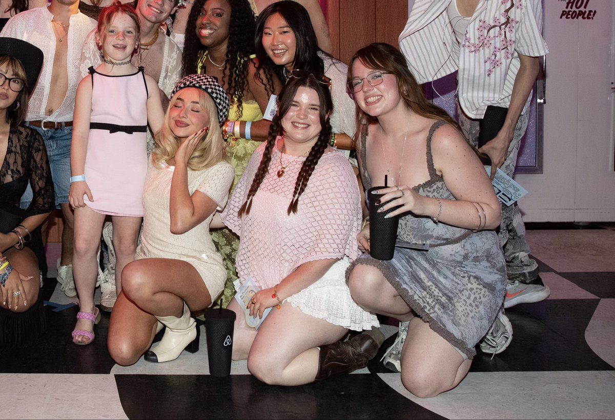 howboutkat's tweet photo. I have a concussion #longstory but needed to wish @SabrinaAnnLynn a happy birthday before I forgot, so happy sab day everyone <3333 it’s been such a pleasure knowing you for so many birthdays and many more to come https://t.co/GxSoBcUIxL