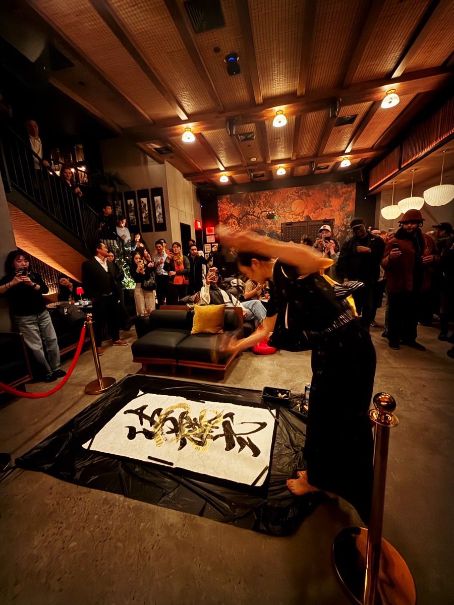 Quiet_Butterfly's tweet photo. Japanese Calligraphy performance for SATO SHIKI Whisky event at Rewind NYC

#japanesecalligraphy #satoshikiwhisky https://t.co/Fdj8sdtrGF