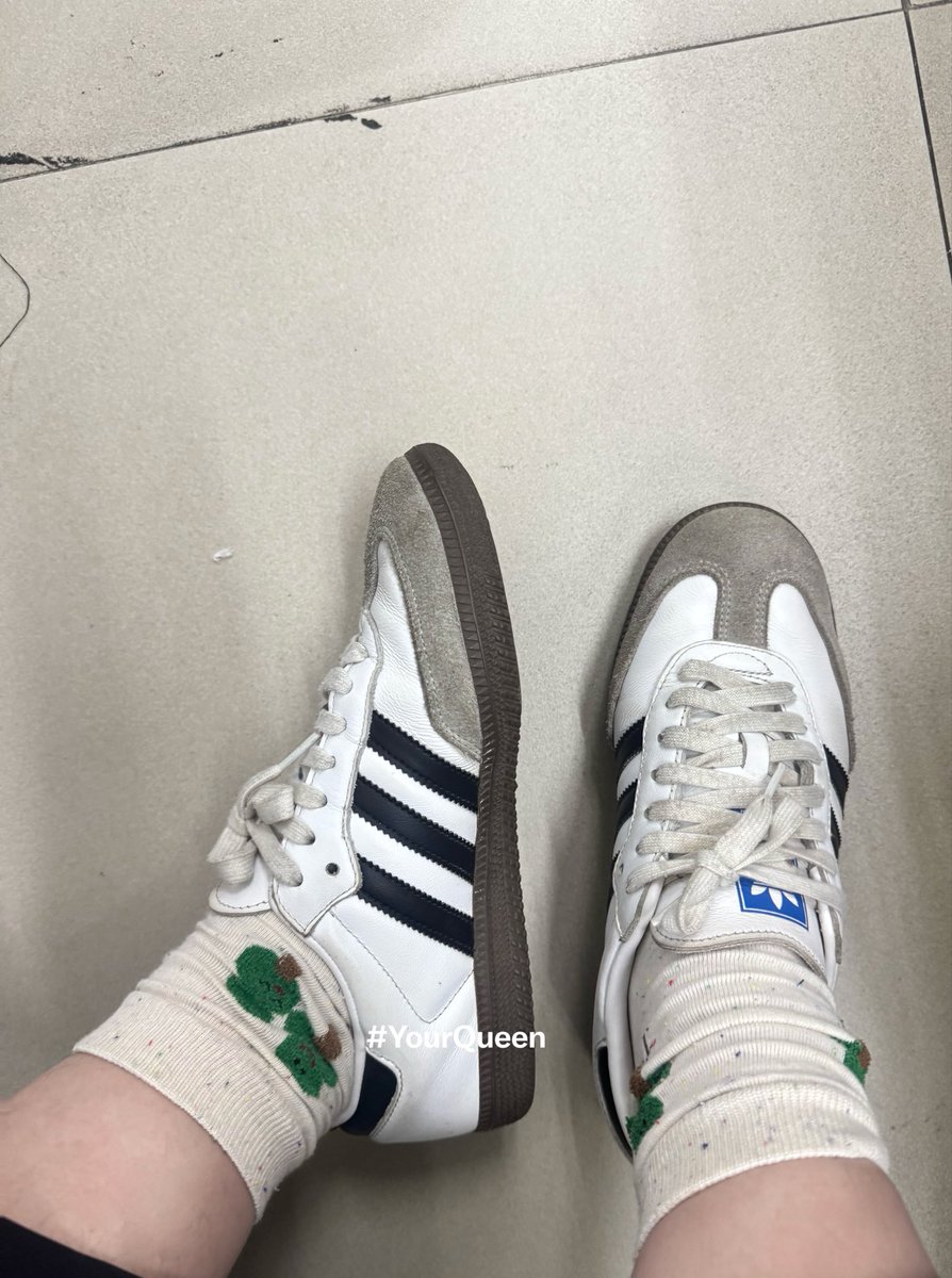 Queenym9dn's tweet photo. 📍 เดิน 5,000 ก้าว เริ่ม 👟
#feetfetısh #feetworshi̇p #ทาสเท้า #ชอบดมเท้า #ทาสชาย #bdsm #mistress #YourQueen https://t.co/q4CfN02Tl1