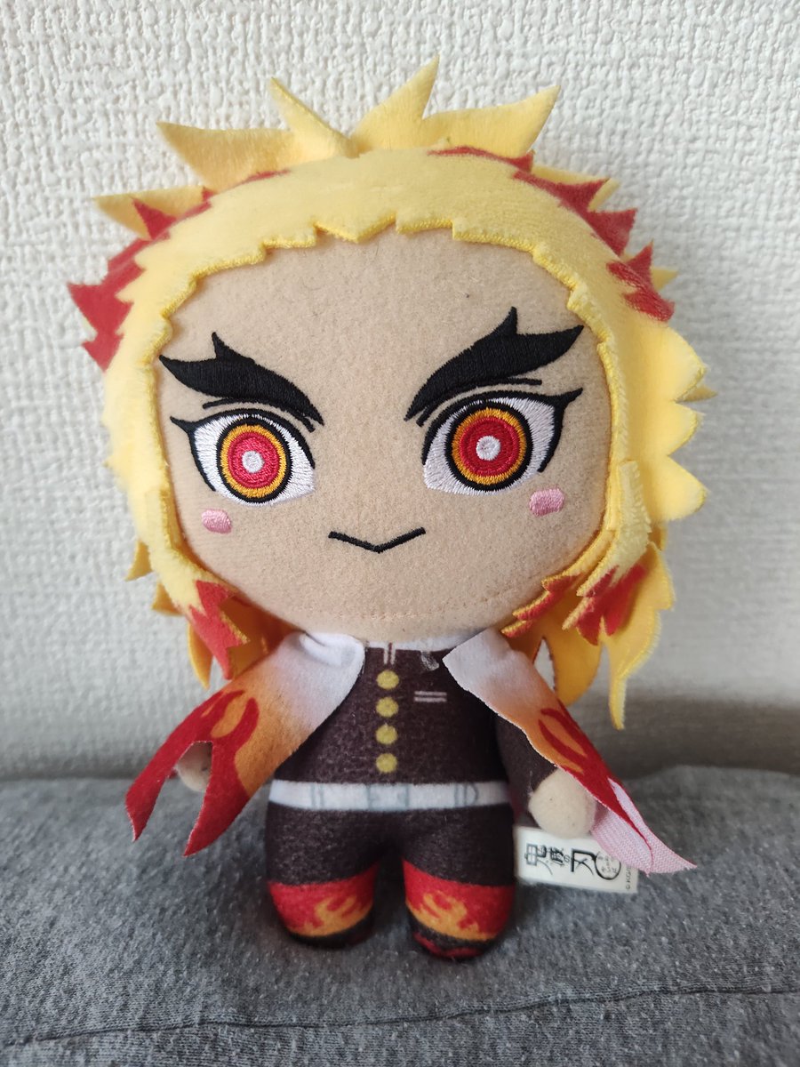luka_mun's tweet photo. 5月10日は煉獄さんの誕生日！🔥煉獄さんのぬいと一緒に映画を観て、美味しいものをたくさん食べて、幸せな一日を過ごしました。煉獄さん、お誕生日おめでとう！✨ https://t.co/Ti66b3uCyc