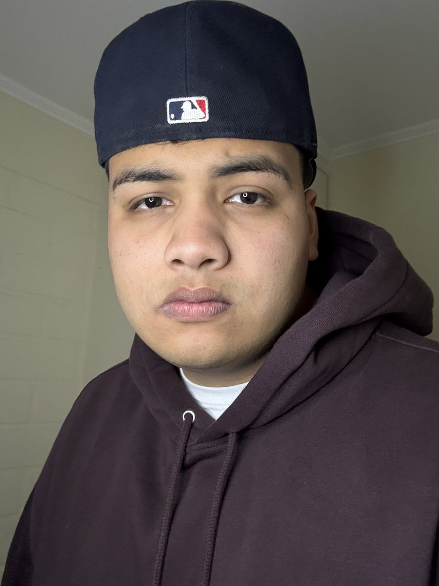 JuanferJr's tweet photo. Hola soy Juanfer y sueño con ser YouTuber, espero en algún momento cumplir mi sueño y ser exitoso :) https://t.co/FYgTA0YwEv