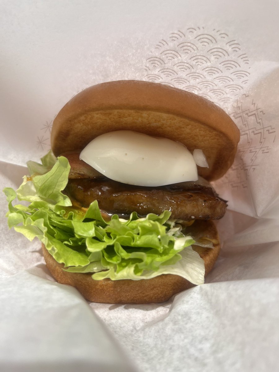私のモス愛❤️
先月、4月度は2回愛用
少なっ...

サイドメニューは無し
バーガー🍔をしっかり味わうのです

チーズベーコン テリヤキバーガー
¥590 471kcal

とろったまベーコン テリヤキバーガー
¥590  450kcal

行こうモス✨