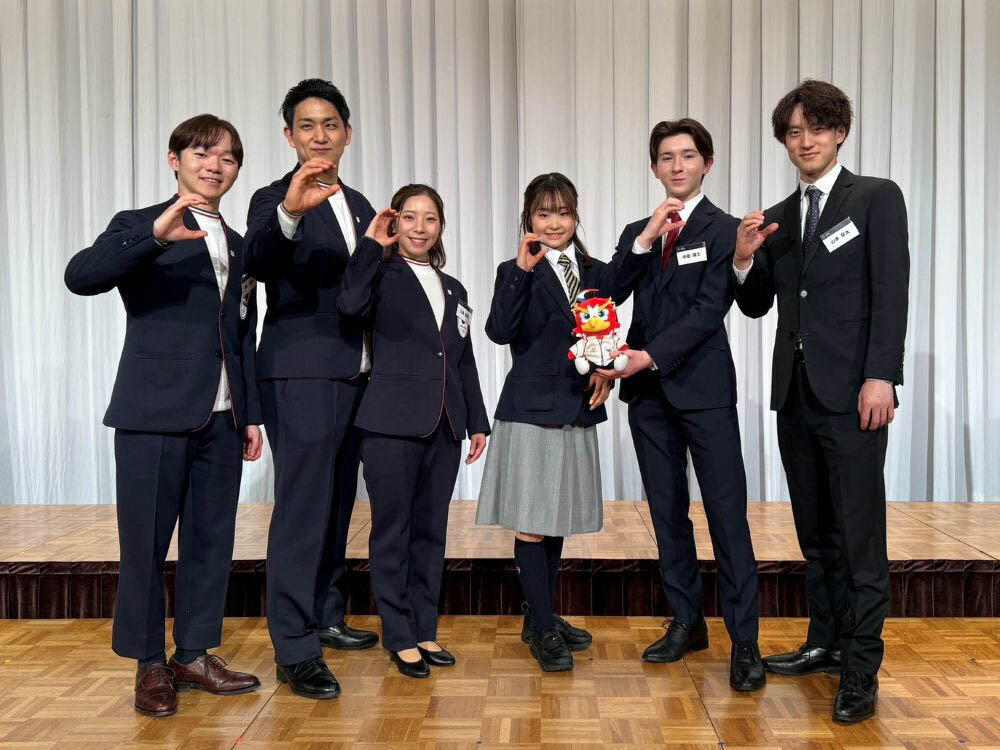 chukyofunclub's tweet photo. 令和7年度優秀選手表彰祝賀会で、本学園関係者が多数受賞🏆
#三浦璃来 選手、#木原龍一 選手、#鍵山優真 選手ら、中京大学や附属高校ゆかりのアスリートが栄誉に輝きました✨
詳細は記事をチェック✅
https://t.co/zyLHz1NXaB
#中京大学 #中京大 #フィギュアスケート #ショートトラック #りくりゅう https://t.co/i8a6pqyzbW