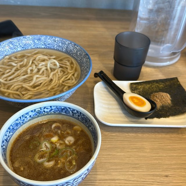 _norizo_'s tweet photo. 濃厚つけ麺(あつ盛り) at 麺や 虎鉄 西岡店 #毎日がラーメン https://t.co/MR7Op0AAID https://t.co/wFVBXO82XV