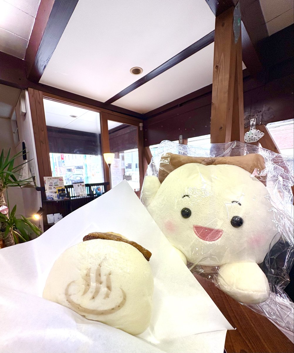 Onsen Dolce | おんせんドルチェ / Gelato + 大分角煮まんじゅう tweet media