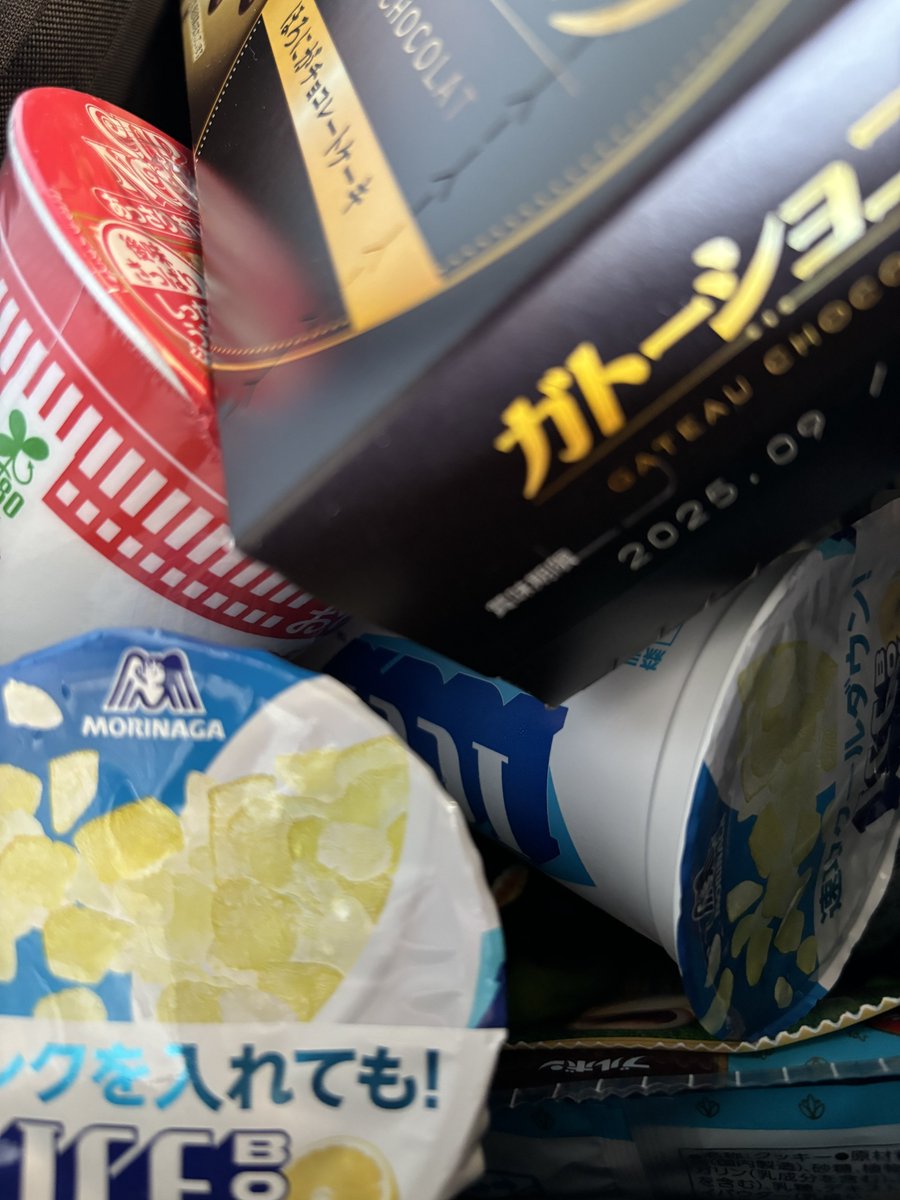 もじ tweet media