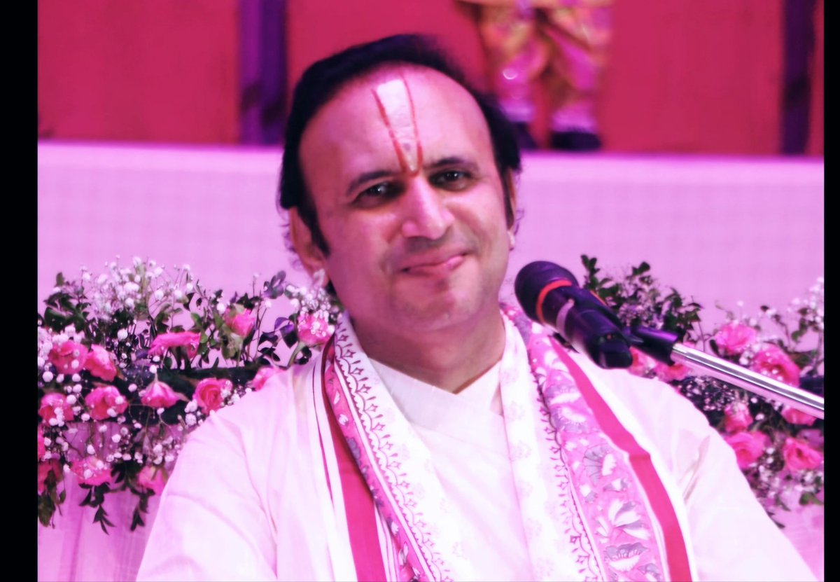 ShriYadunathji's tweet photo. Vaishnav Hriday Samrat Vaishnavacharya Shri Yadunathji Mahodayshri ke mukharvind se.. Dhan Dhanya Auditorium. KOLKATA me "SHRIMAD BHAGWAT RASPAN " ka DAY-1 https://t.co/cKldlWAgCI