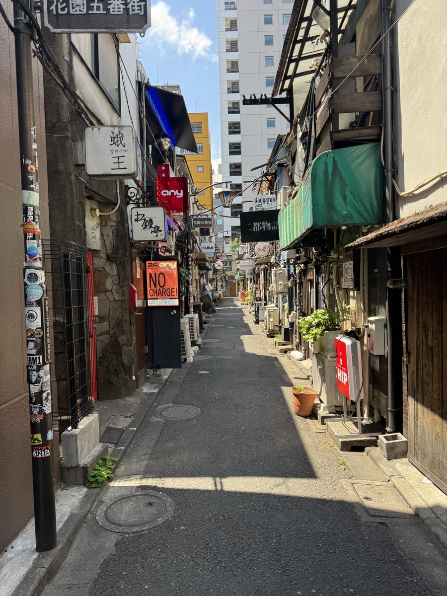 windows_CE's tweet photo. 生粋のVRチャッターのポピ横民さん、聖地へ行く https://t.co/aYfoXzOlk6