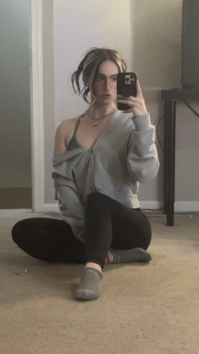 deviledmeg_'s tweet photo. cozy ☺️ https://t.co/YvD6TBHev1