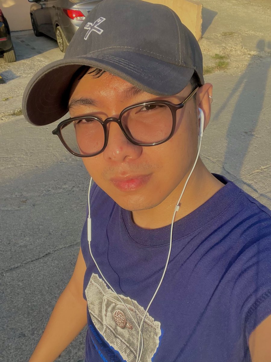 justrapheee's tweet photo. Morning walk. 🚶🌻 https://t.co/6IPjBdqXRd