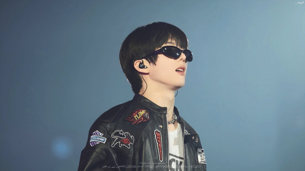Sol_corpio's tweet photo. 쮜글라스😎

#NCT #지성 #JISUNG https://t.co/WuVWguTS7I