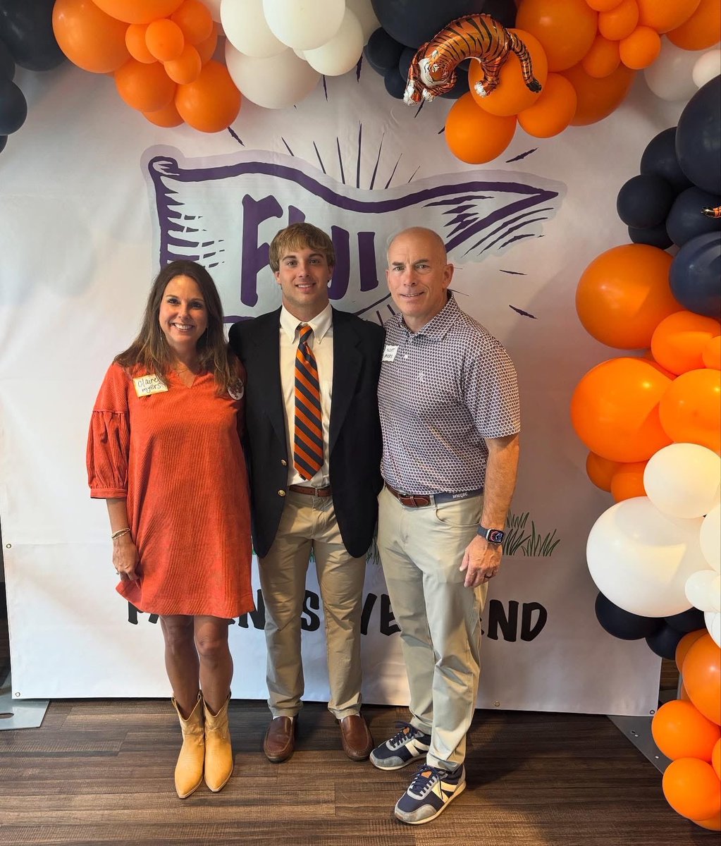 BhamMMQBC's tweet photo. Meet the Team Monday | Scott Myers
While Scott's interest in the MMQBC started with the opportunity to hear from coaches &amp; speakers, his "why" shifted over the years as he witnessed the club's impact. That deeper understanding turned interest into pride in the work being done. https://t.co/lLOMWxONx3