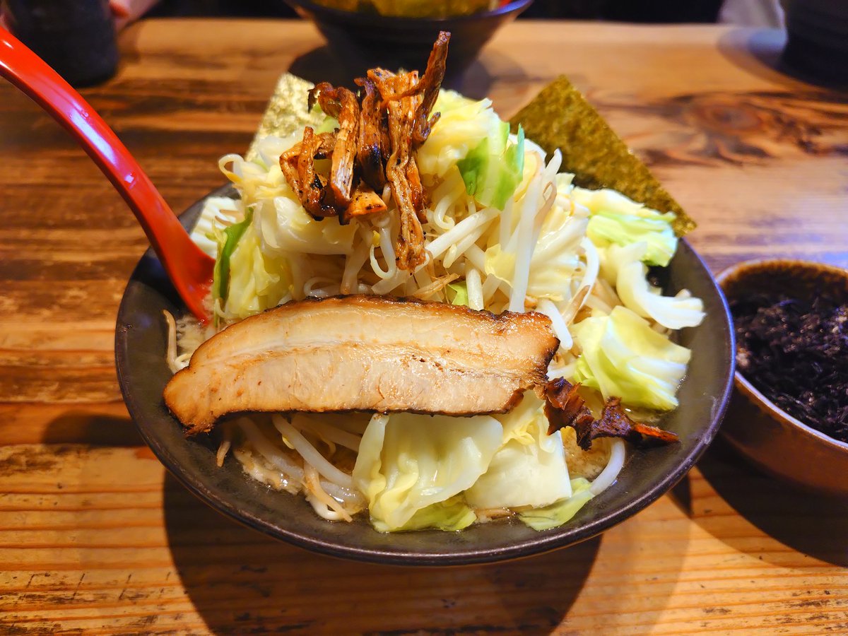 noahsark244's tweet photo. 石川県帰省時に久しぶりに二郎系ラーメン食べました。こちらへ行くといつもこれを頼みます。
#ラーメン二郎 
#二郎系ラーメン
#岩本屋 https://t.co/CGb8K462YZ