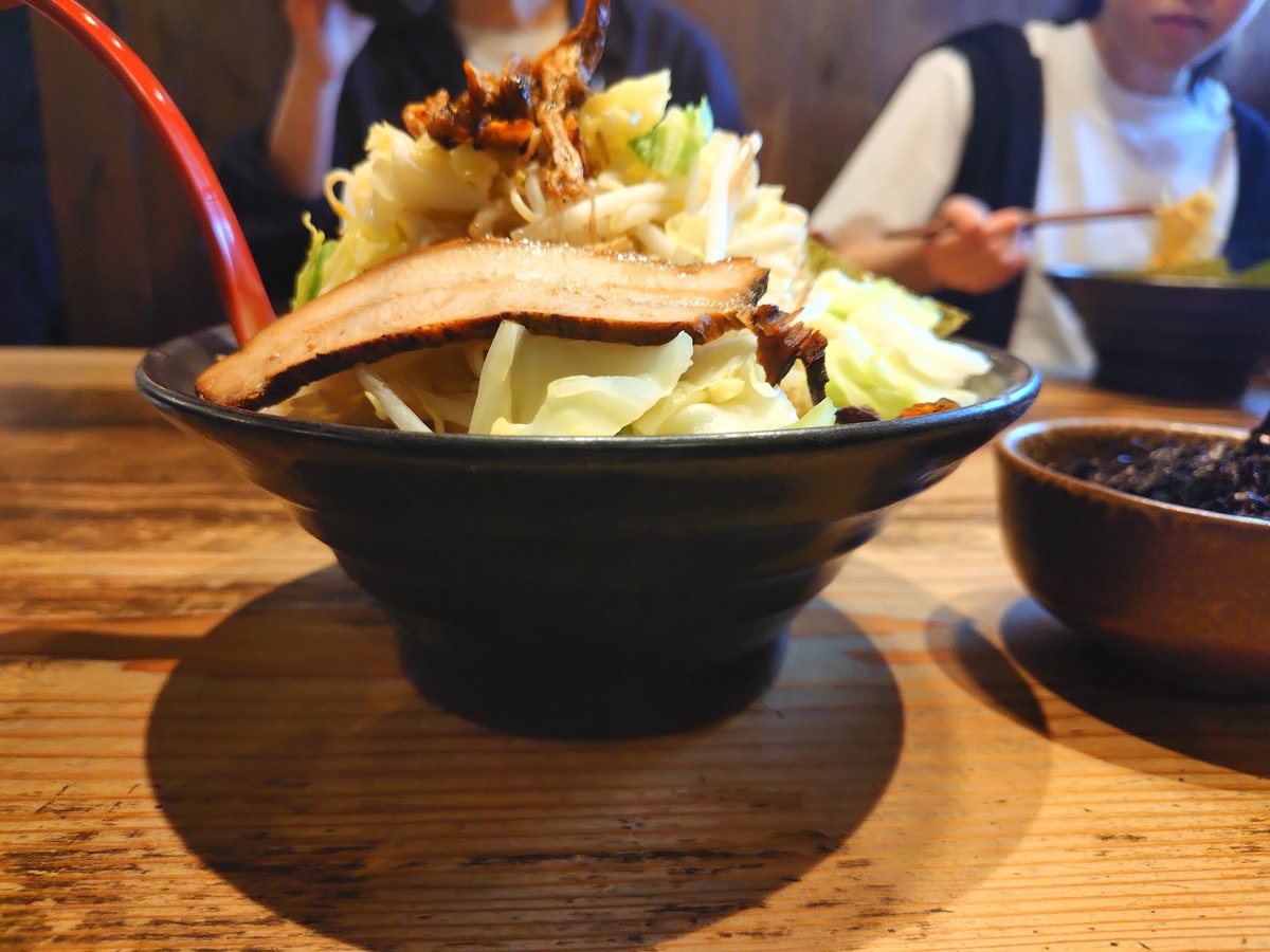 noahsark244's tweet photo. 石川県帰省時に久しぶりに二郎系ラーメン食べました。こちらへ行くといつもこれを頼みます。
#ラーメン二郎 
#二郎系ラーメン
#岩本屋 https://t.co/CGb8K462YZ