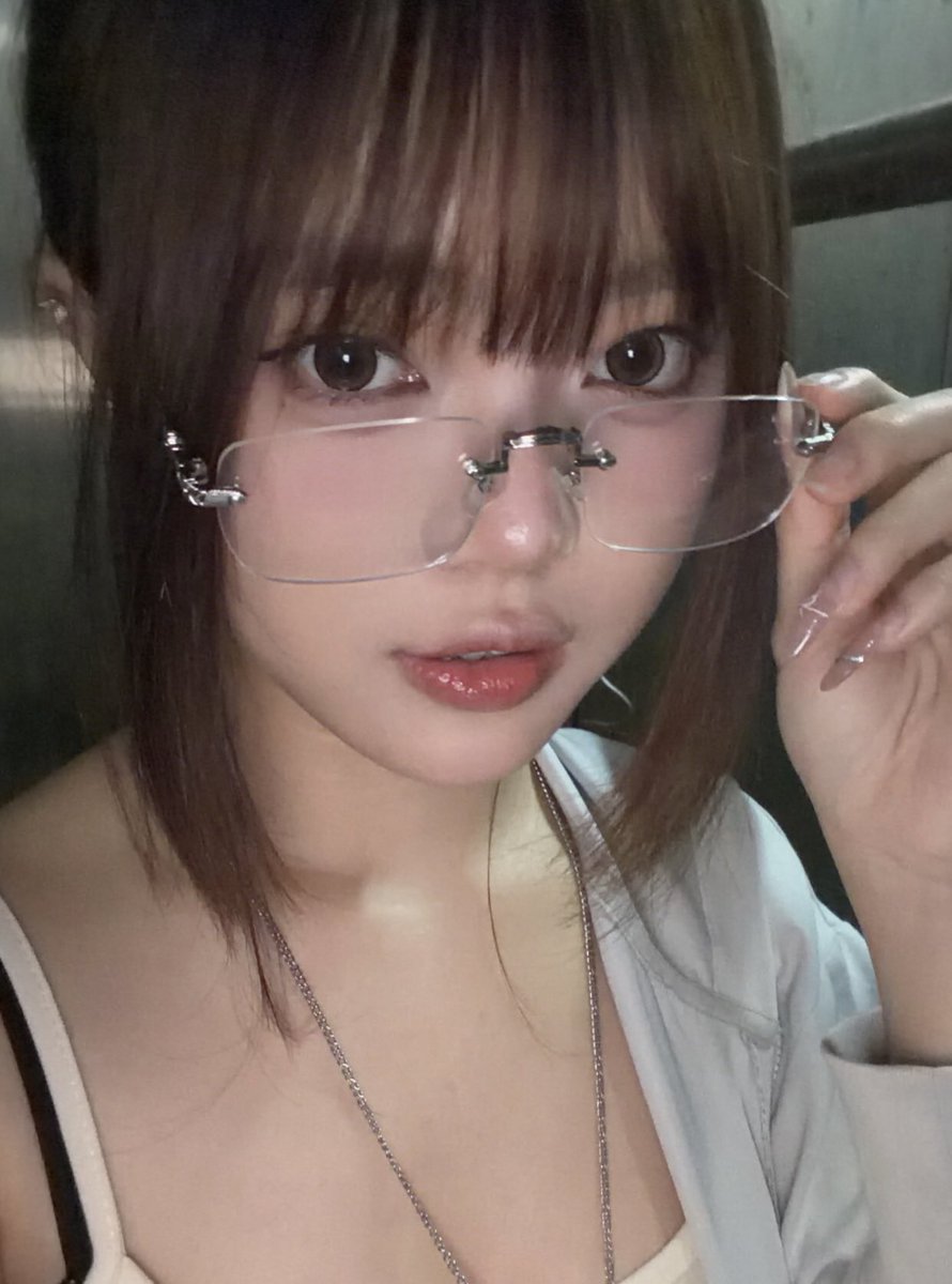 08’s 唔小心凸左粒lin 出嚟 tweet media