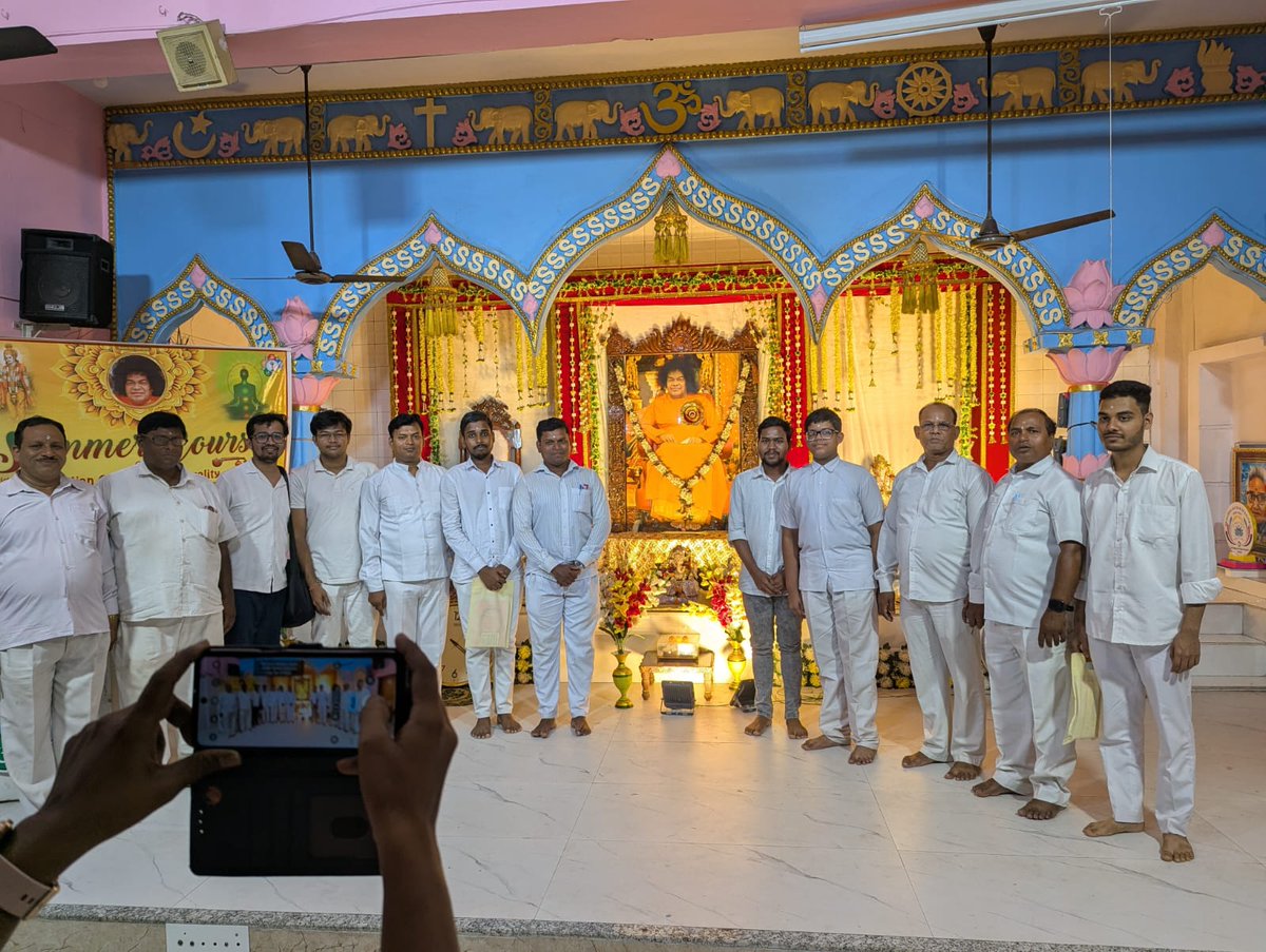 sathyasaiodisha's tweet photo. Loving Sairam..
With the blessings of Sri Sathya Sai Baba, a two-day Samithi Level Summer Course on Indian Culture & Spirituality was successfully organized on 9th and 10th May 2026 by Cuttack Samithi, Cuttack District.
#summercourse
#samithilevel
#Cuttack
-Media Team https://t.co/39hZLf4GTN