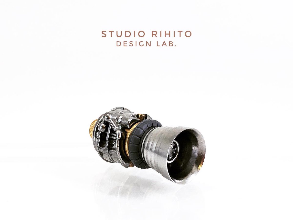 Rihitoon's tweet photo. デザインナイフでバーニアの縁を薄ーく加工すると金属っぽくなるよ

薄くするのは先端だけじゃなくて、ちゃんと奥の方まで滑らかな角度を維持するのがポイント

単にツールで先端だけ薄くしても違和感がどうして出てきてしまいます https://t.co/Xbc4jTdy1r