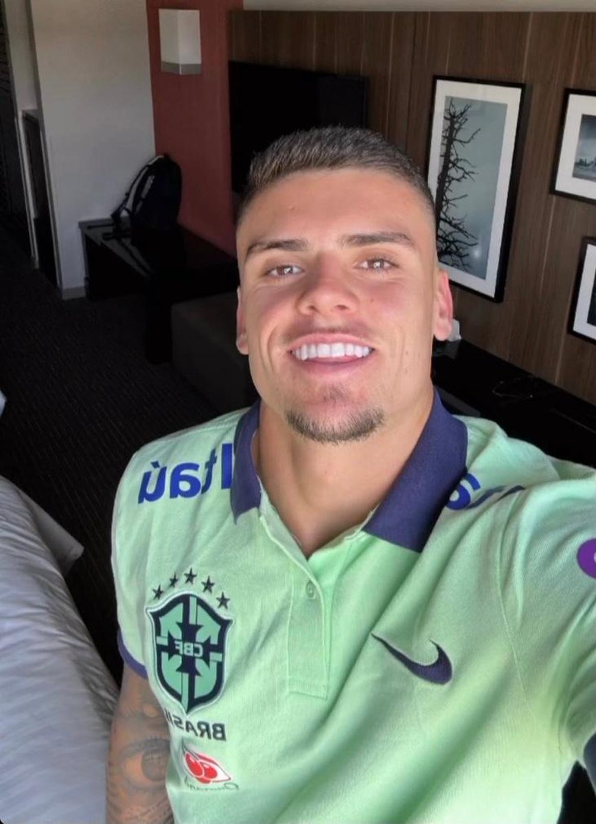 EstagiarioVasco's tweet photo. 🚨 GABRIEL PEC NO CRUZEIRO? 🚨 

O Cruzeiro acompanha de perto a situação do atacante Gabriel Pec e considera avançar com uma proposta na próxima janela de transferências. 👀🦊

O jogador é Apesar do interesse, as tratativas ainda acontecem de forma preliminar, mas o nome do ponta ganha cada vez mais espaço nos bastidores da Raposa.

🗞 @Radardabola34 

🗣️ Sinceramente, eu nao sei eu estou pronto para ver o Pec vestindo a camisa de outro time no Brasil. Vocês estão de boa com isso?