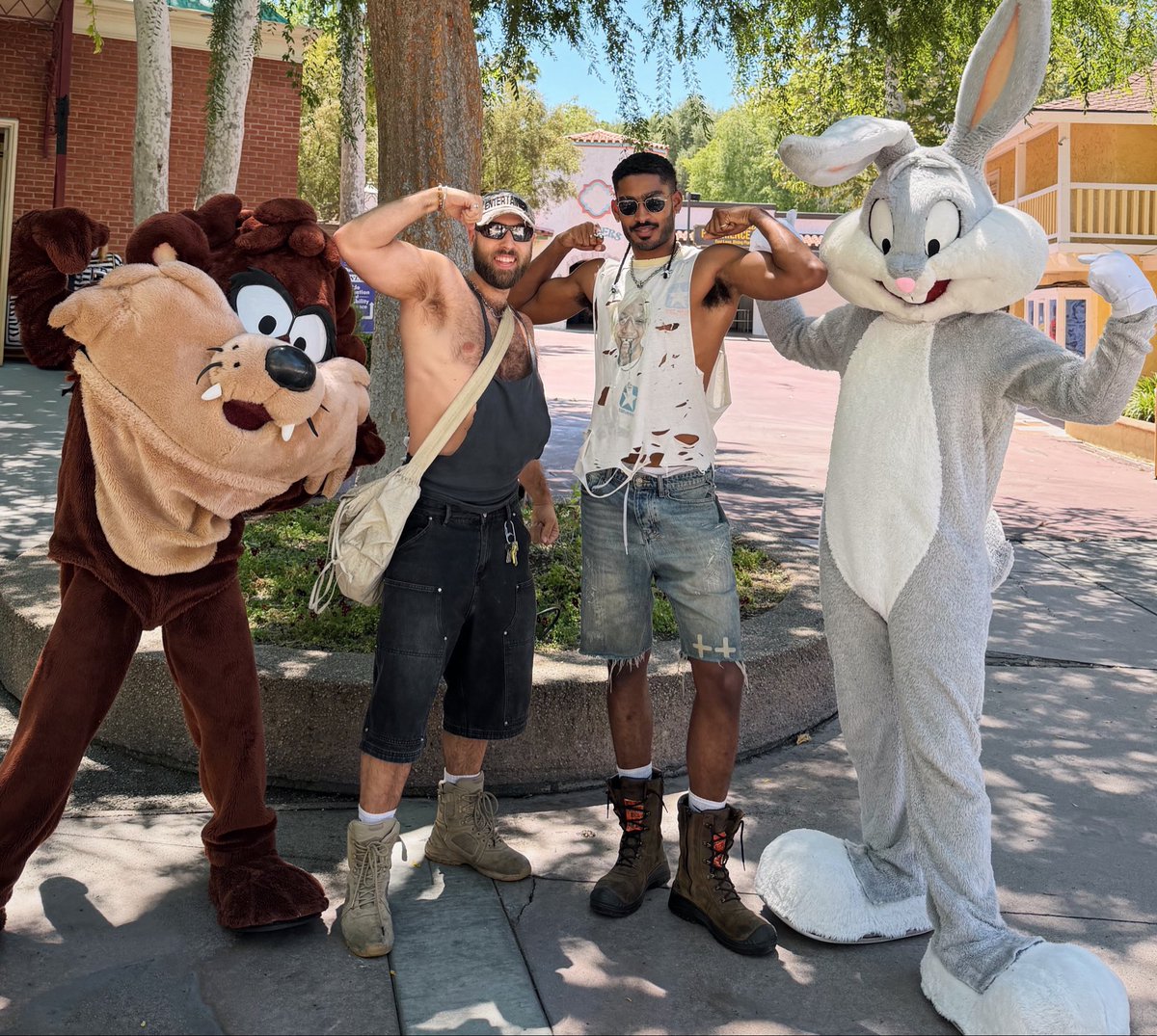 RicoandTrent's tweet photo. ain’t nobody fucking w our clique https://t.co/gLvPKX3WzM