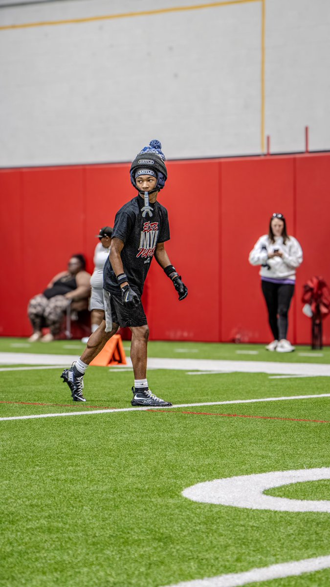 CamHannsJr2's tweet photo. Fun Mother’s Day weekend with my brothers 🤞🏾, thanks to @HuskerFootball for letting us ball out in the facility! https://t.co/ibwKXaDmBz