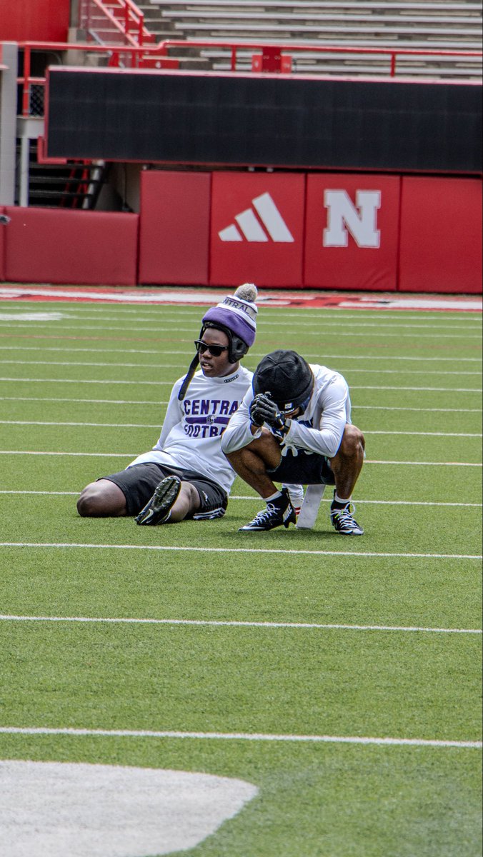 CamHannsJr2's tweet photo. Fun Mother’s Day weekend with my brothers 🤞🏾, thanks to @HuskerFootball for letting us ball out in the facility! https://t.co/ibwKXaDmBz