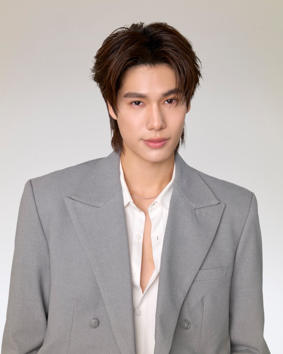 เปิดตัวแคมเปญใหม่กับ Face of Genifique ‘ภูวินทร์ ตั้งศักดิ์ยืน’ ตัวแทนของคนรุ่นใหม่ที่เต็มที่กับการใช้ชีวิต โดยไม่ลืมที่จะดูแลผิวของตัวเองด้วย Genifique Ultimate เป็นตัวช่วยให้ยังคงความอ่อนเยาว์และผิวสุขภาพดีแบบ The New Glow

📌 ช้อปได้ที่เคาน์เตอร์ลังโคม เดอะมอลล์ไลฟ์สโตร์