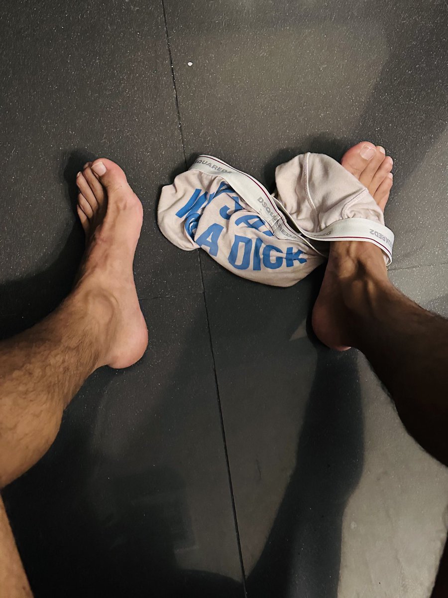 KinkyDom tweet media