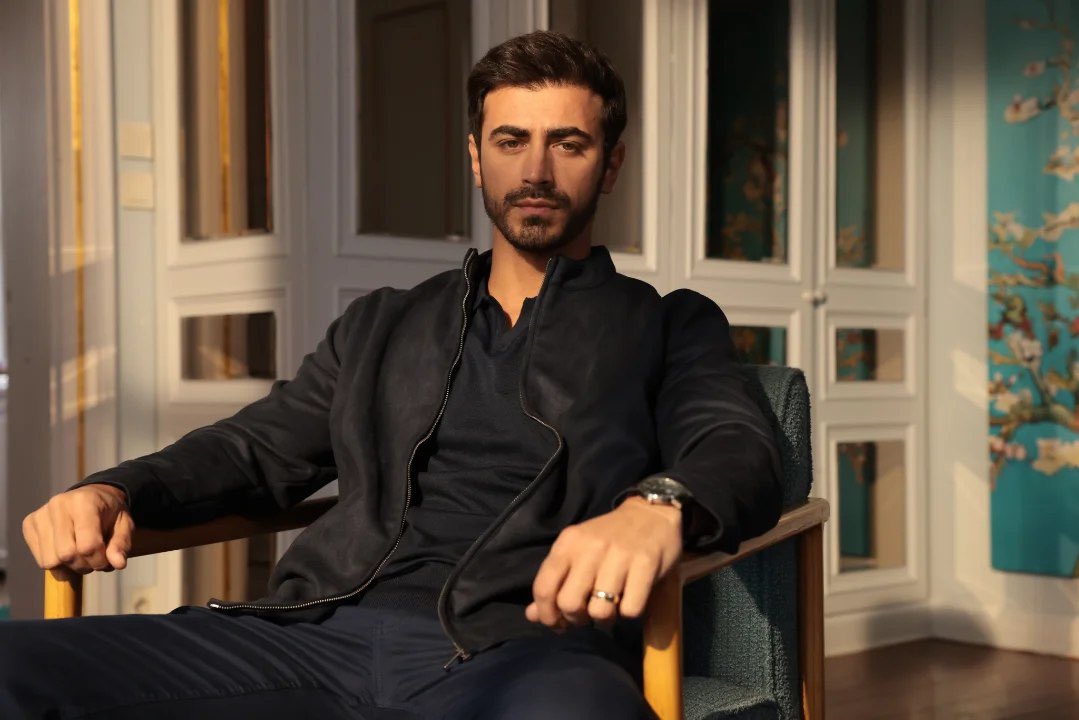 noorrturk's tweet photo. -
إمين من حساب المسلسل
اتيش "نار" في وهج الشمس☀️✨
#emingünenç
#araftadizi #arafta #merte https://t.co/RscTqjcGIV