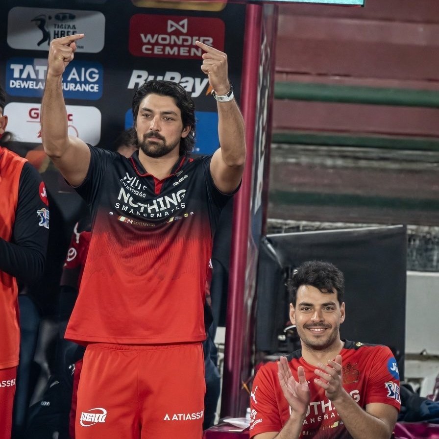 bat_grip's tweet photo. 🚨 Mohit Sharma on Cricbuzz -

"I’ve seen dhoni, Pant and Kohli Interfering from dugout but I’ve never seen an overseas player react like this. He must’ve genuinely felt robbed especially considering how calm Tim david is."

"From malinga's no ball in 2019 to Krunal's six https://t.co/neRKFo5JjG
