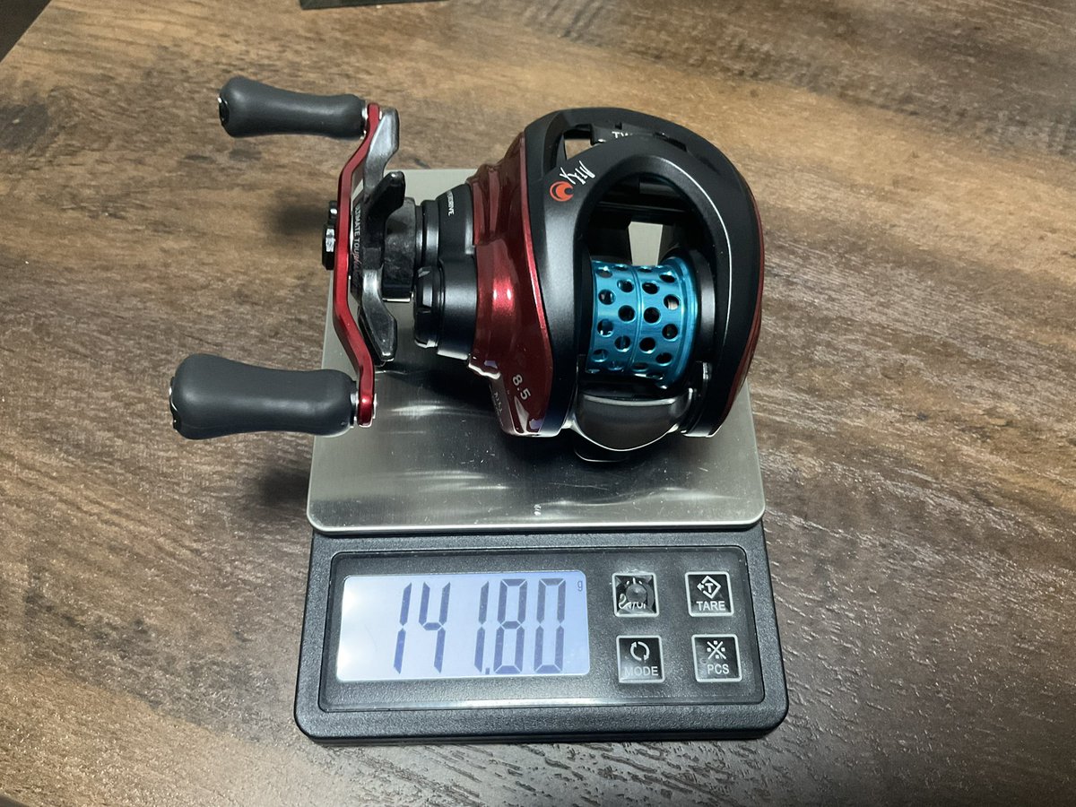 SAM37163810's tweet photo. 買わないと言ったな。ありぁー嘘でっせw
てかライトブルーかぁ💦
スタードラグの色変えたら統一感出るかな?…😅
4.75gのスプールで総重量も130g台に迫る‼️🔥
じゃあもうちょい軽量化しときますかぁ〜♪
試投は風の弱い日に行ってきます。
#KTF
#月下美人BF TW
#SSAIR TW https://t.co/MJDUPJsG1K