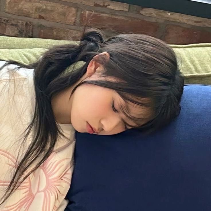 毎日モカちゃんと22日目 ぐっすり寝てるモカちゃん🐹 早く良くなって