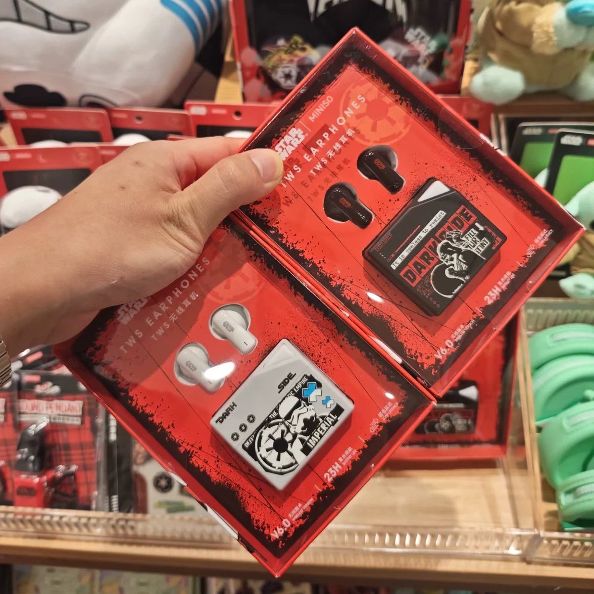 apyss_kr's tweet photo. blind box; 250k
Tws; 550k
Headphone; 475k
Mousepad; 100k https://t.co/RjMaHbylSa