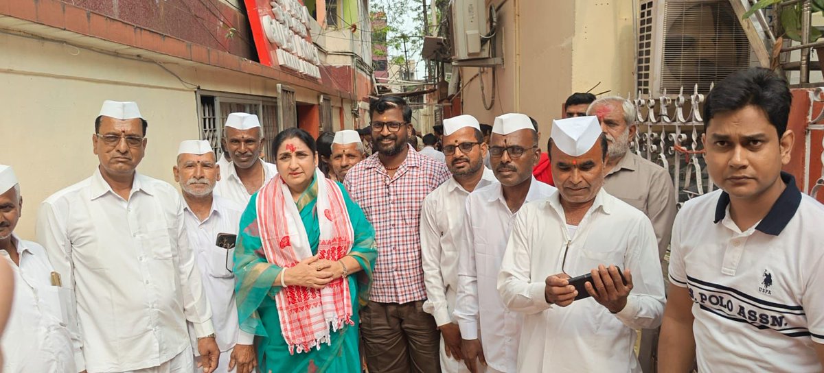 SunetraA_Pawar's tweet photo. आज आसाममधील कामाख्या देवी मंदिर येथे जाऊन आदिशक्ती माता कामाख्या देवीचे पवित्र दर्शन घेतले. नीलाचल पर्वतावर वसलेल्या या शक्तीपीठात मातेच्या चरणी सर्वांच्या सुख-समृद्धी, उत्तम आरोग्य आणि आनंदी आयुष्यासाठी मनोभावे प्रार्थना केली.यावेळी दिल्लीच्या मुख्यमंत्री मा.श्रीमती रेखा गुप्ता जी यांची सदिच्छा भेट झाली. तसेच महाराष्ट्रातून आलेल्या भाविकांशी देखील आत्मीय संवाद साधला. 

माता कामाख्या देवीच्या दर्शनाने आध्यात्मिक अनुभूती, नवचैतन्य आणि सकारात्मक ऊर्जा लाभली.