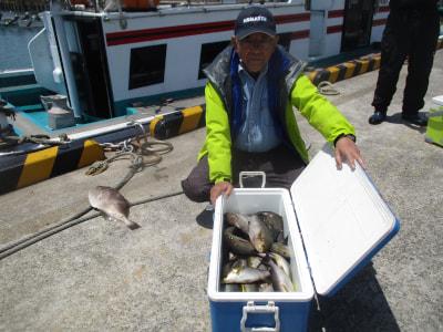 minnaga_com's tweet photo. 和歌山県中部 供進丸

イサギ釣りに出船　ボチボチと釣れました　

明日も明後日も出船します　空席多数　週末は空席多数です　ご予約お待ちしております
https://t.co/h7JXnacM22 https://t.co/sHFYrQnEg5